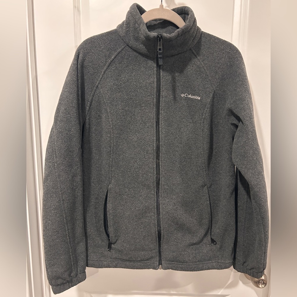 Women’s Large Columbia full zip fleece. EUC